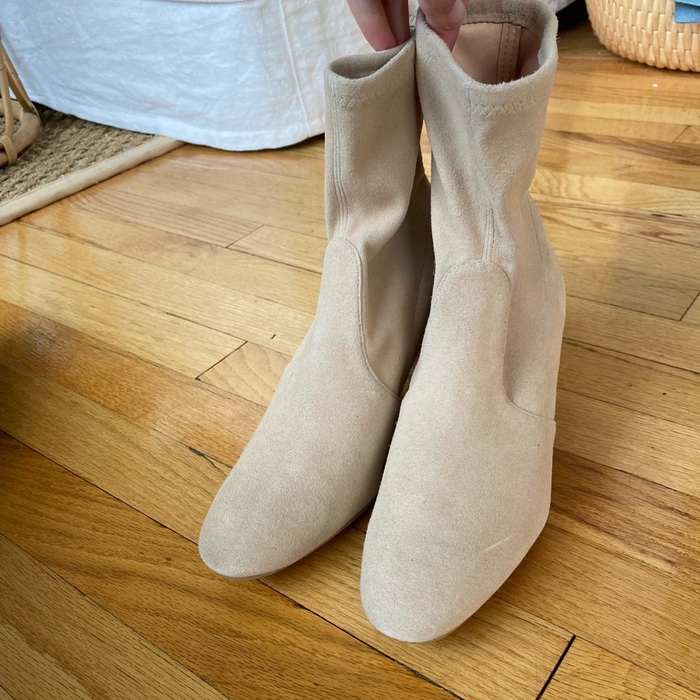 Brand new, never worn Stuart Weiztman booties.